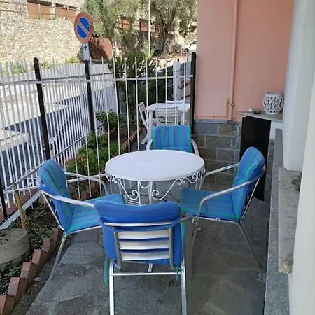 Monolocale N 2 Vicino Con Dehor Apartman Laigueglia